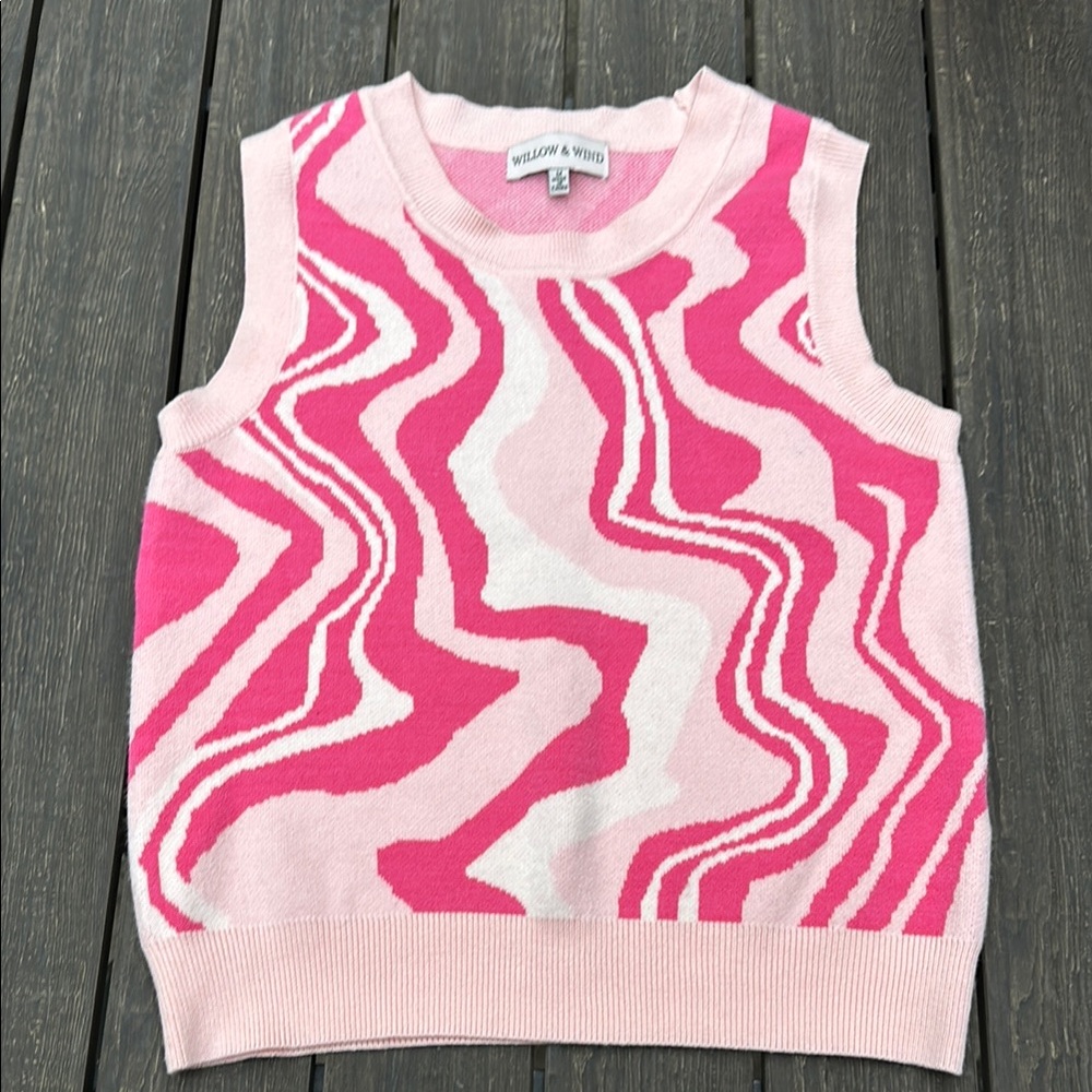 Willow and Wind medium Pink and White Sleeveless Sweater vest EUC
